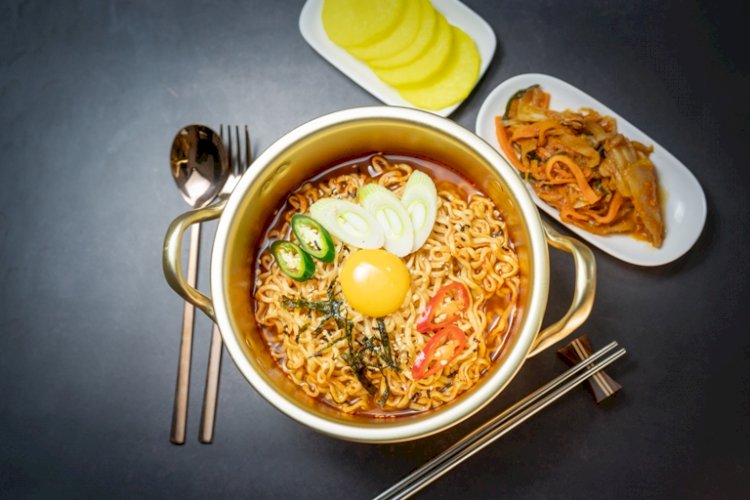 Cara Makan Ramen Ala Korea