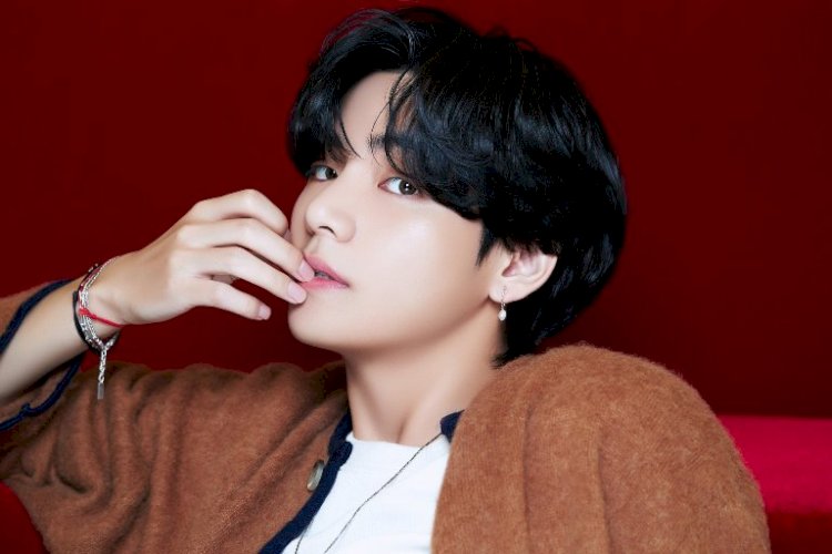 Menarik! ‘V’ BTS Beri Kode Menyiapkan Rilis Lagu Terbaru