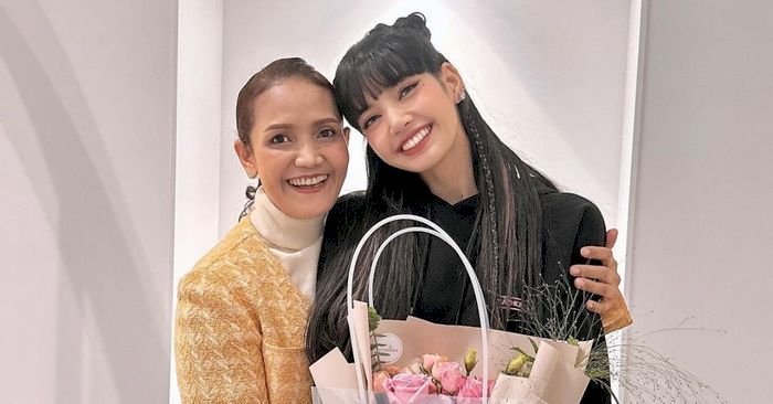 Alasan Ibu Lisa BLACKPINK Diklaim Jadi Ibu Terbaik Bangsa