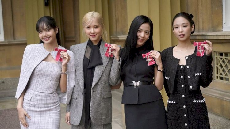 5 Lagu BLACKPINK yang Cocok Didengarkan Saat Sedang Galau
